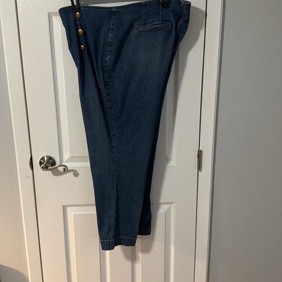 Cato Medium Wash Jeans - Picture 4 of 5